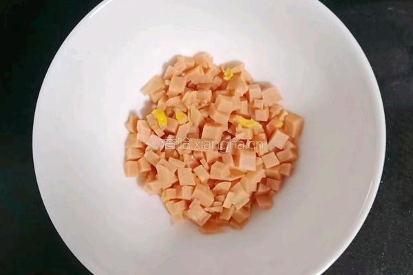 火腿胡萝卜鸡蛋饼的做法图解2