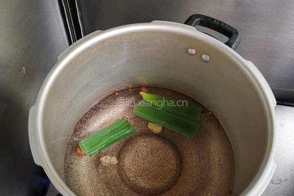 糖醋排骨的做法图解2