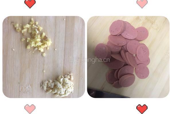 尖椒火腿鸡蛋炒肉的做法图解1