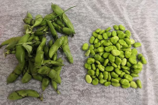 豆瓣炒蒜蛋的做法图解1