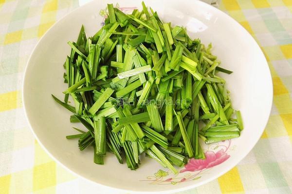 茄子炒韭菜的做法图解5