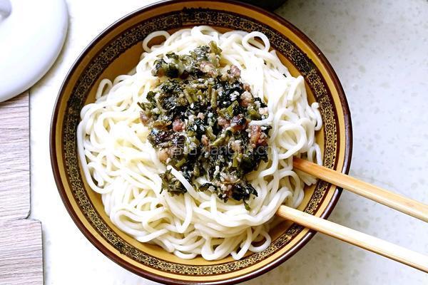 香椿肉酱拌面的做法图解12