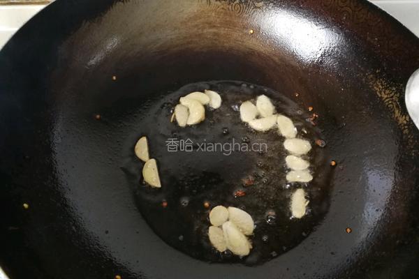 蟹味菇炒青椒丝的做法图解2