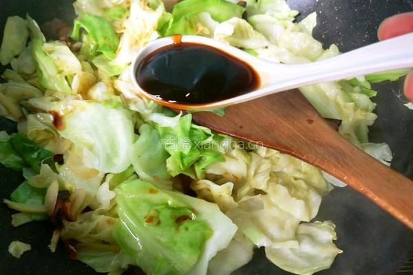 干锅腊肉包菜的做法图解12