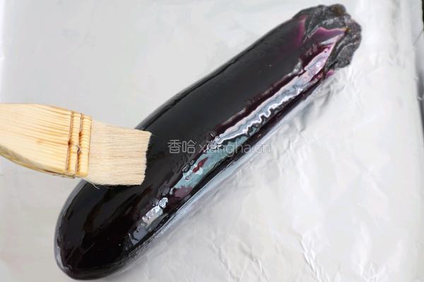蒜茸烤茄子的做法图解1