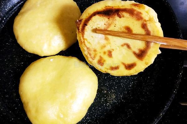 奶香玉米面贴饼子(粗粮）的做法图解14