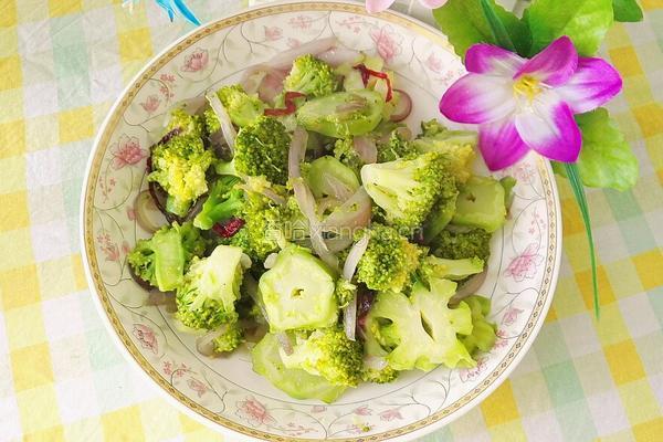 洋葱炒西兰花的做法图解13