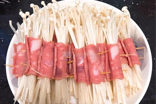 培根卷金针菇（超简单）的做法图解1