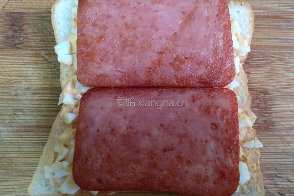 鸡蛋火腿三明治的做法图解5