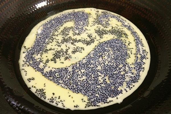 黑芝麻鸡蛋煎饼的做法图解7