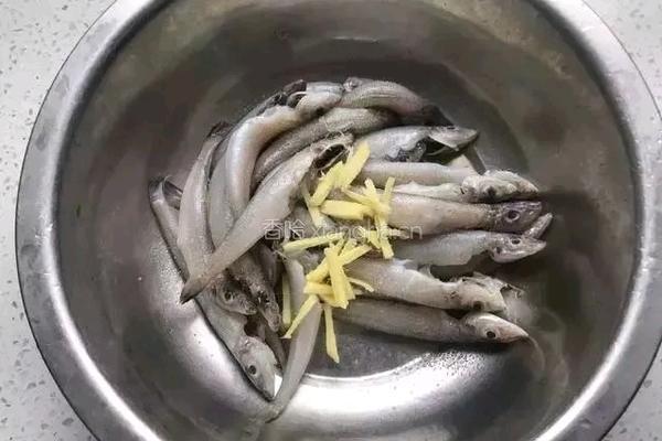 香酥沙丁鱼的做法图解4