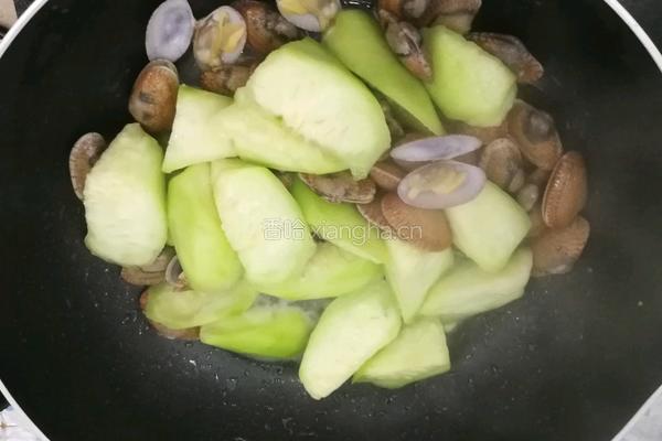 丝瓜炒花蛤的做法图解3