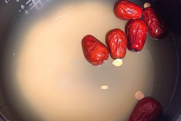 当归黄芪小米粥（补血补气药膳）的做法图解2