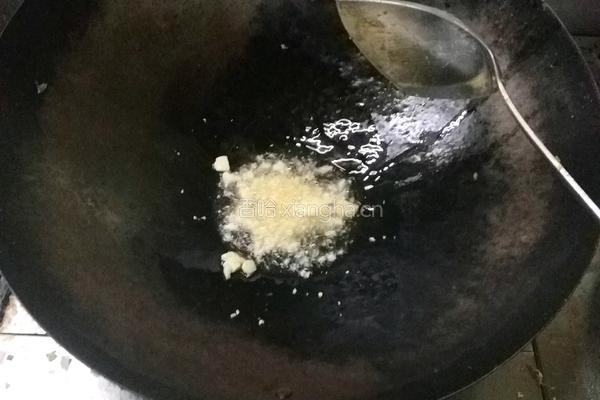 金针菇炒肉片的做法图解2