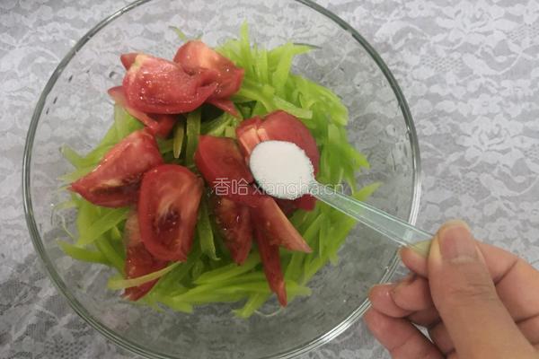 西红柿拌莴笋的做法图解5