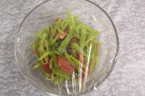 西红柿拌莴笋的做法图解9