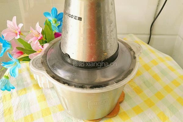 自制牛肉杂酱长寿面的做法图解4