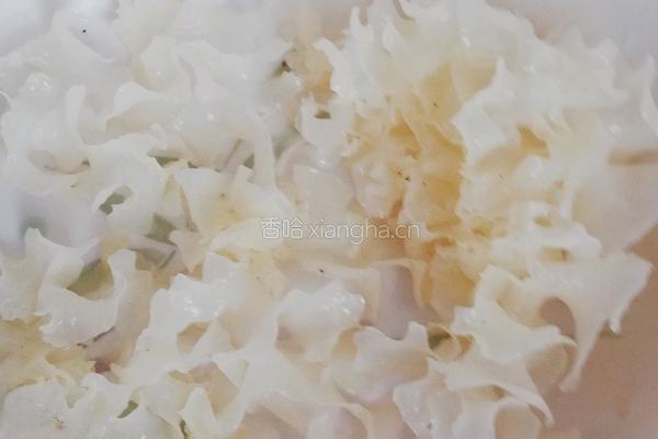 银耳汤的做法图解2