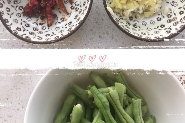 干煸豆角的做法图解1
