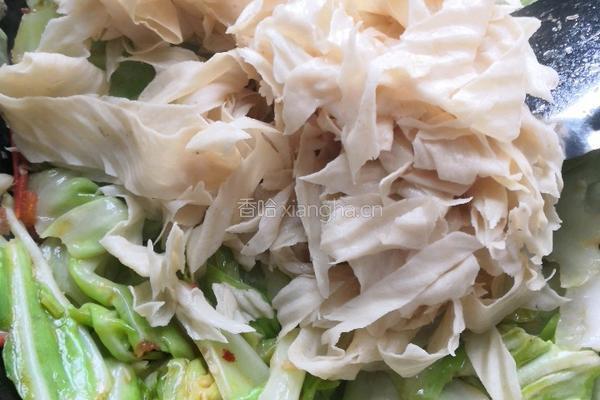 包菜炒豆皮的做法图解9