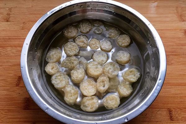 凉拌素肥肠的做法图解3