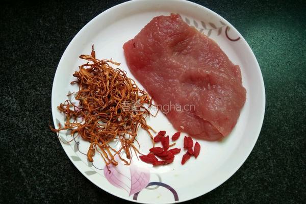 虫草花枸杞瘦肉汤的做法图解1