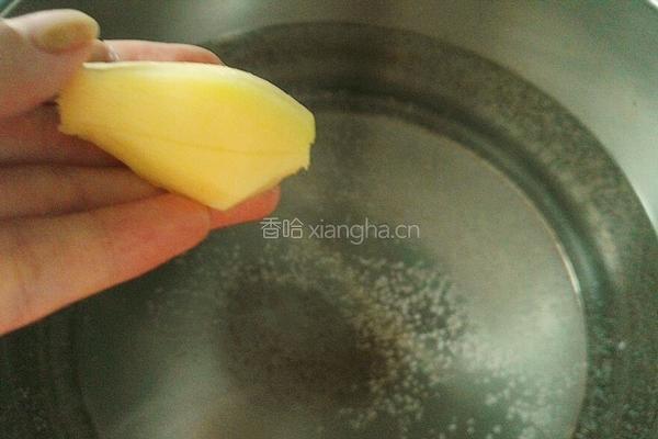 白萝卜鸡汤的做法图解3