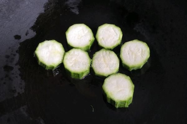丝瓜蒸扇贝的做法图解3
