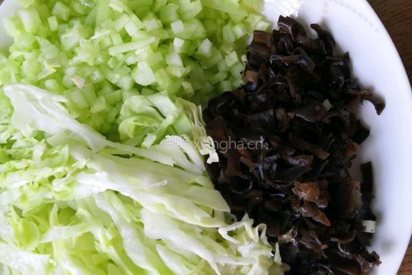 腊肉炒饭的做法图解1