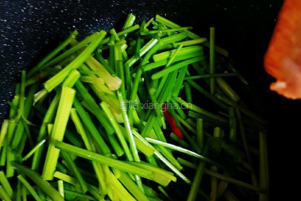 芹菜炒肉丝的做法图解14
