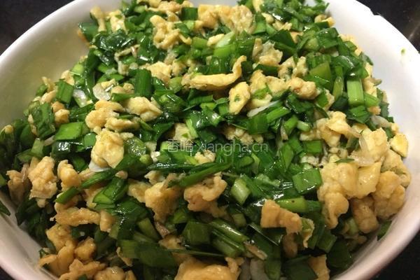 韭菜鸡蛋虾皮煎饼的做法图解4