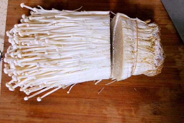 金针菇炒韭菜的做法图解2
