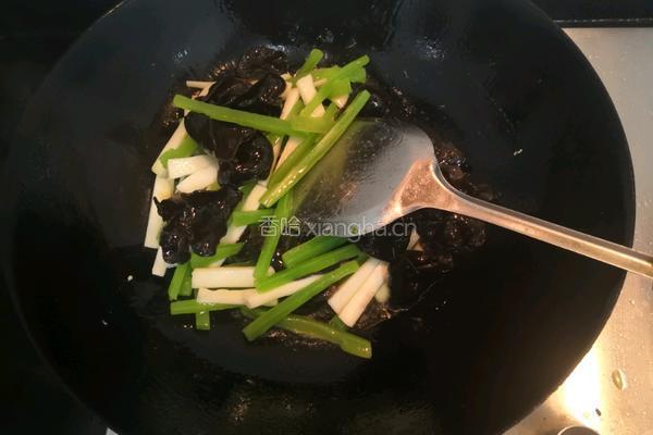 三药莴笋炒木耳的做法图解10