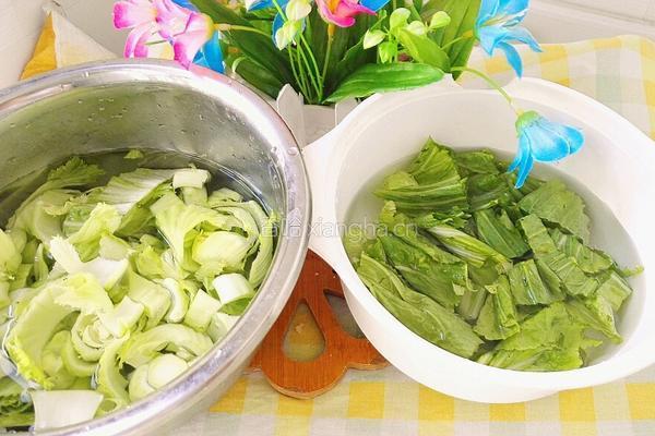 胡萝卜炒芥菜的做法图解3