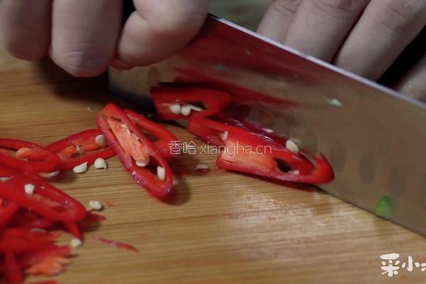 凉拌海燕鱼干的做法图解1