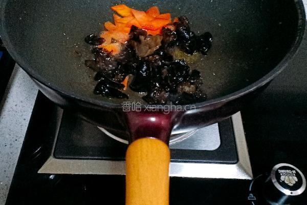 黑木耳胡萝卜炒莴笋的做法图解4