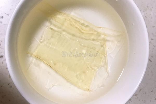 芒果牛奶冻的做法图解1