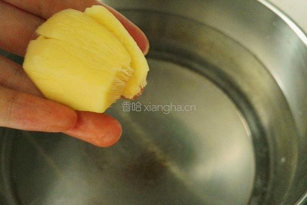 土豆牛骨汤的做法图解2