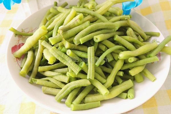 豆角炒生菜的做法图解4