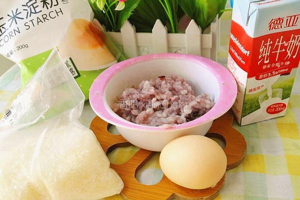 牛奶米饭煎饼的做法图解1