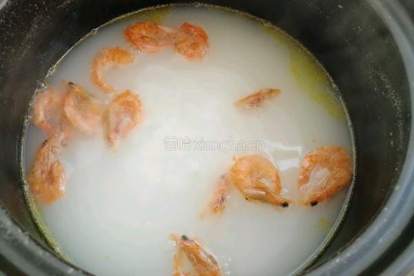 干虾皮蛋砂锅粥的做法图解8