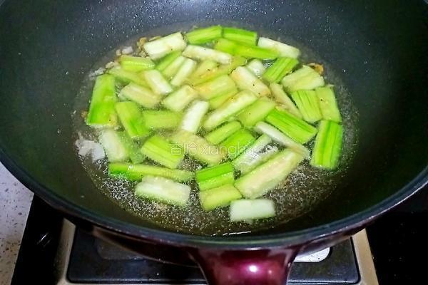 丝瓜豆腐汤的做法图解4