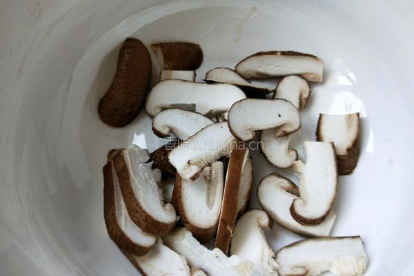 虾滑莼菜汤的做法图解4