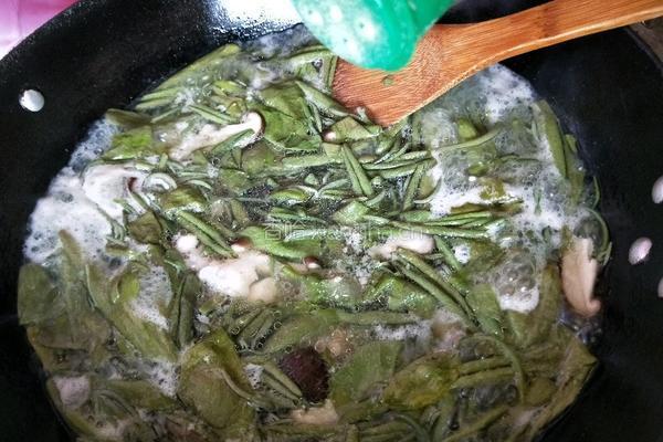 虾滑莼菜汤的做法图解8