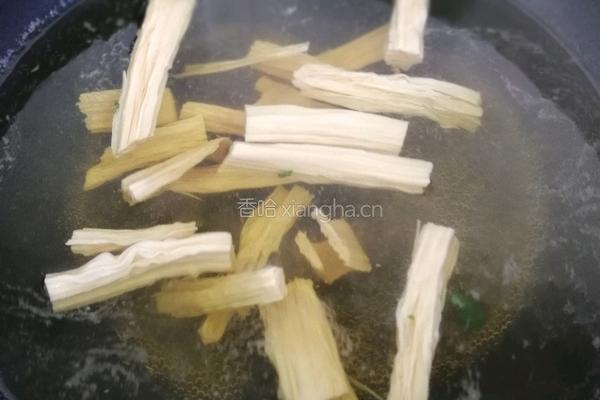 腐竹拌茼蒿的做法图解7