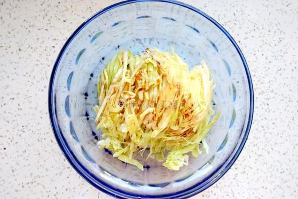 凉拌包菜的做法图解3