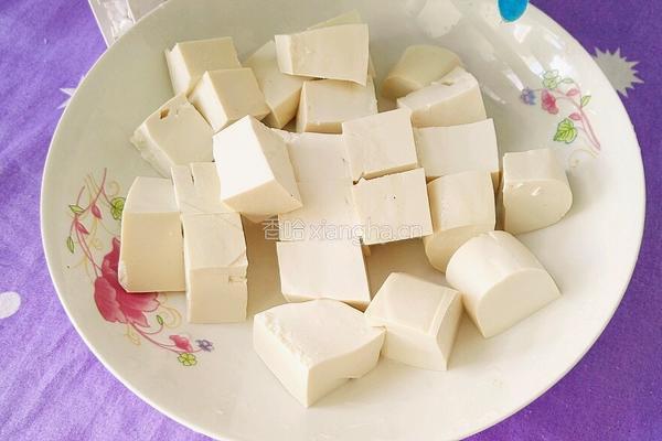 丝瓜鲜虾豆腐羹的做法图解2