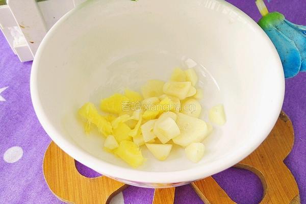 丝瓜鲜虾豆腐羹的做法图解4