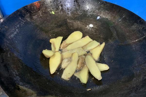 油焖大鱿鱼的做法图解1