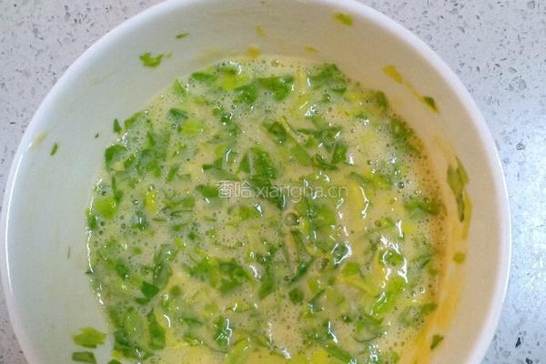 芹菜叶鸡蛋饼的做法图解5